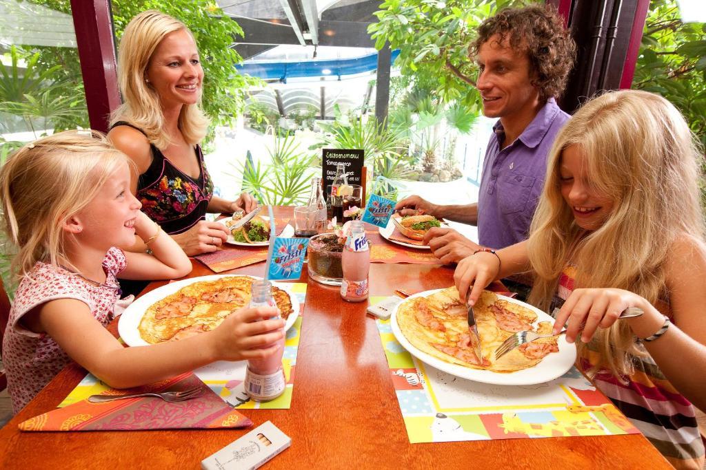 Vakantiepark De Berkenhorst Kootwijk ภายนอก รูปภาพ